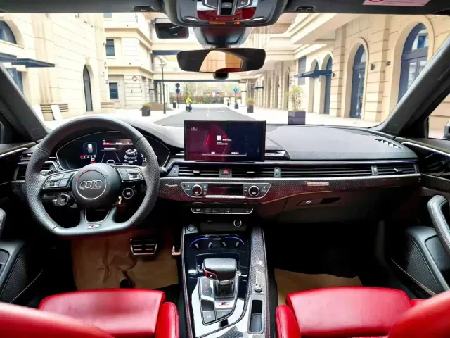 Audi S4 — Фото автомобиля 3