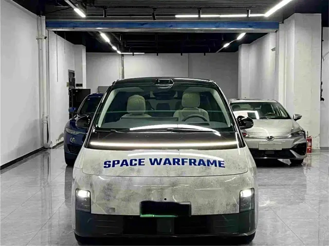 Li Auto MEGA — Фото автомобиля 2