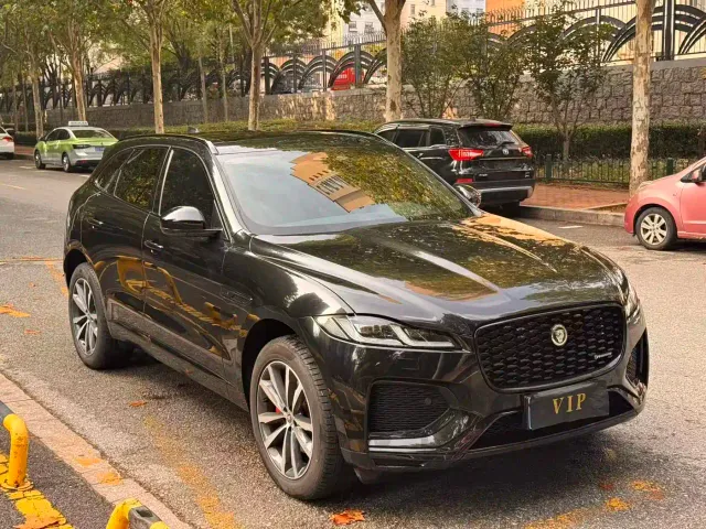 Jaguar F-Pace — Фото автомобиля 3