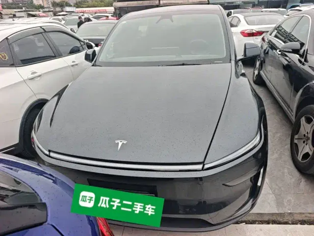 Tesla Model Y — Фото автомобиля 2