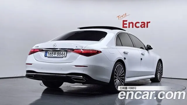 Mercedes-Benz S-Class — Фото автомобиля 2