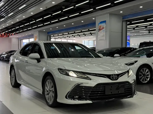 Toyota Camry — Фото автомобиля 3