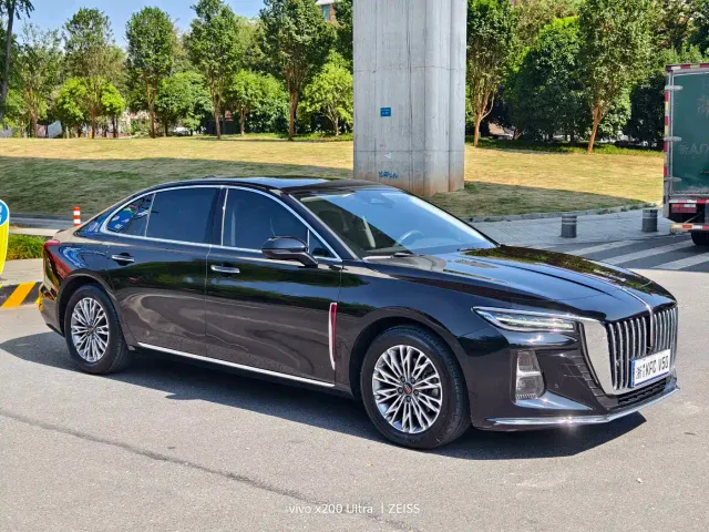 Hongqi H5 — Фото автомобиля 3