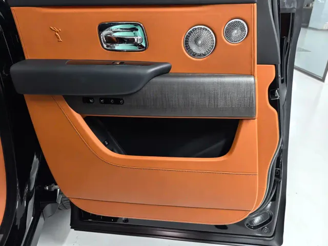 Rolls-Royce Cullinan — Фото автомобиля 23
