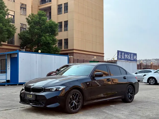 Фотография автомобиля — BMW 3 Series