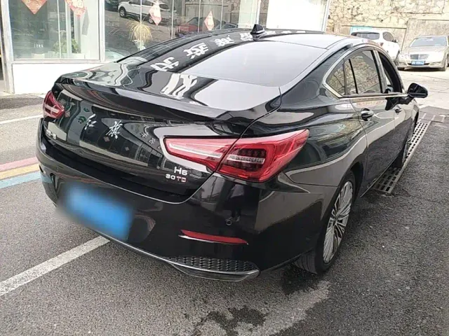 Hongqi H5 — Фото автомобиля 6