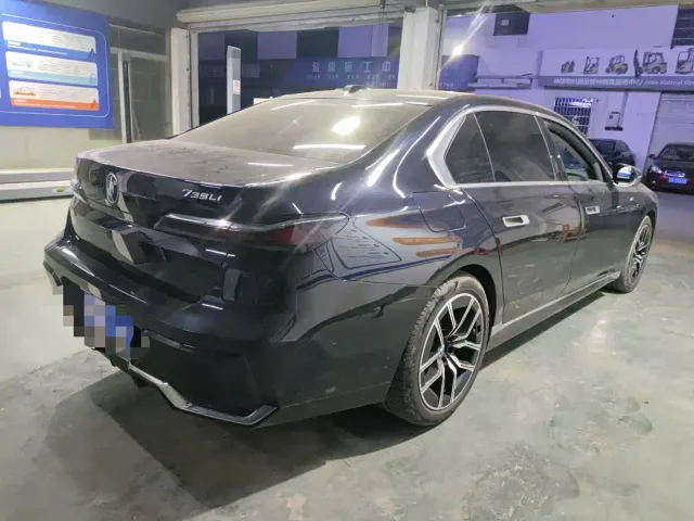 BMW 7 Series — Фото автомобиля 6