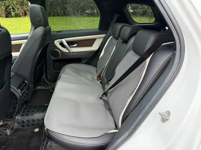 Land Rover Discovery Sport — Фото автомобиля 12