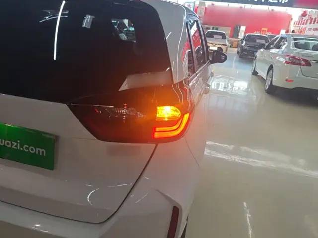 Honda Fit — Фото автомобиля 7