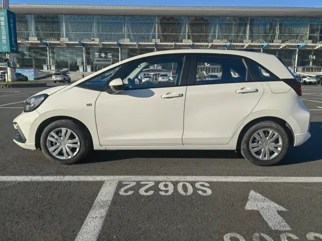 Honda Fit — Фото автомобиля 7