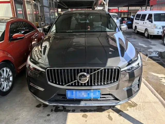 Volvo XC60 — Фото автомобиля 2