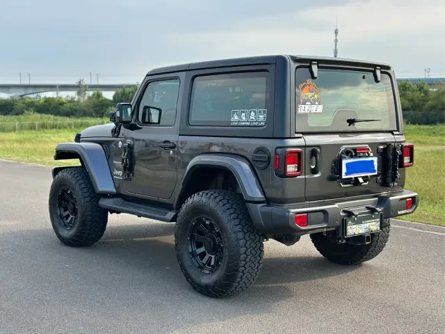 Jeep Wrangler — Фото автомобиля 6