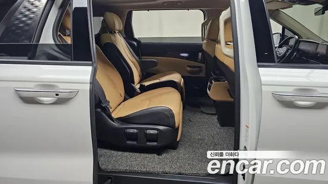 Kia Carnival Generation 4 — Фото автомобиля 16
