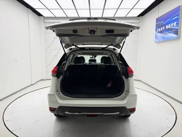 Nissan X-Trail — Фото автомобиля 7