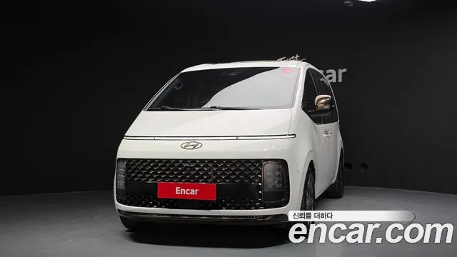 Hyundai Staria Staria 4WD Lounge 9 мест — Фото автомобиля 3