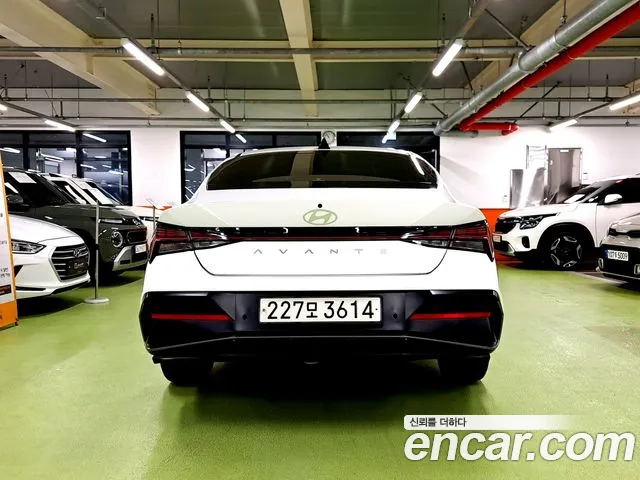 Hyundai Avante CN7 — Фото автомобиля 4