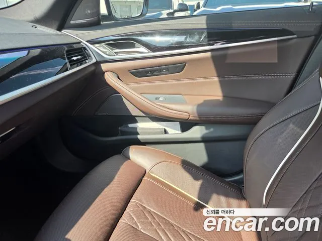 BMW 5 Series G30 — Фото автомобиля 10