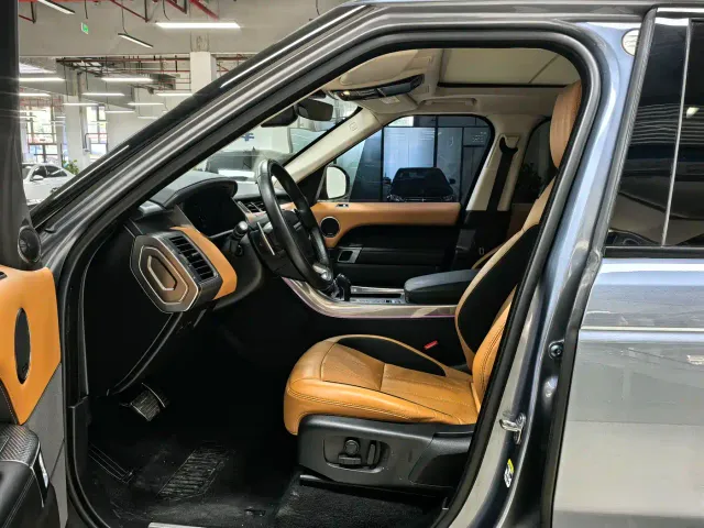 Land Rover Range Rover Sport — Фото автомобиля 17