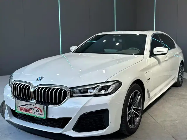 Фотография автомобиля — BMW 5 Series