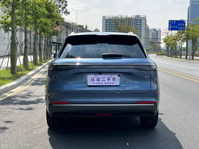 Geely Galaxy Starship 7 EM-i — Фото автомобиля 5