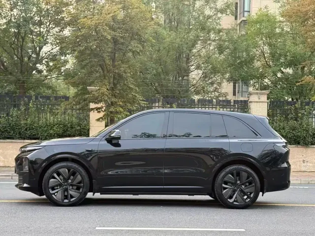 Li Auto L6 — Фото автомобиля 16