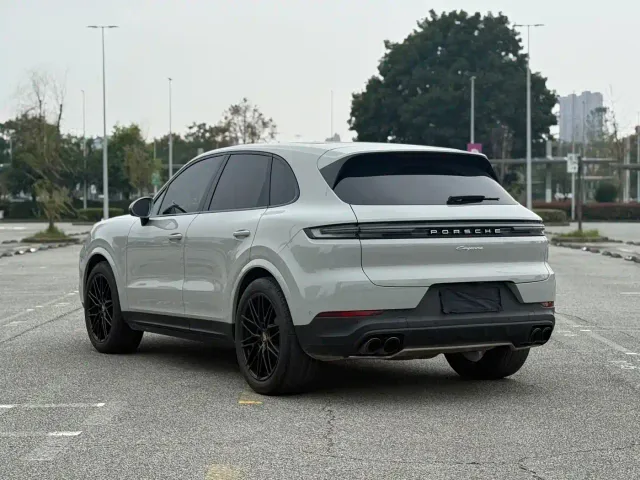 Porsche Cayenne — Фото автомобиля 6