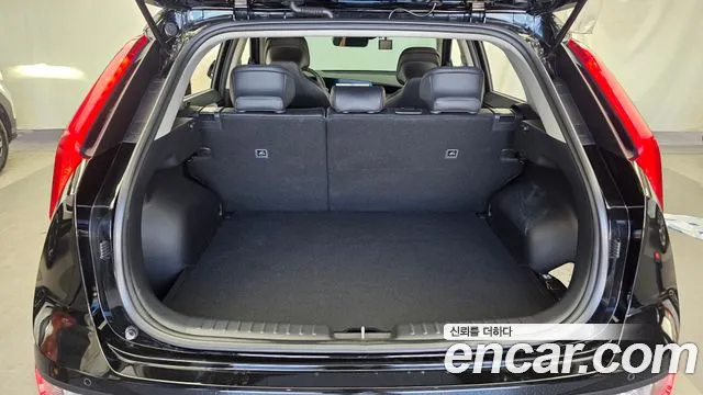 Kia Niro — Фото автомобиля 20