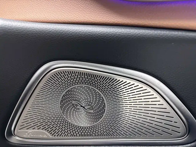 Mercedes-Benz E-Class — Фото автомобиля 26