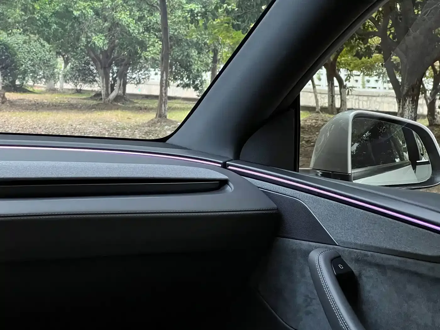 Tesla Model Y L 2025 Facelift Long Range AWD — Фото автомобиля 13