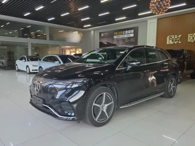 Фотография автомобиля — Mercedes-Benz EQS SUV
