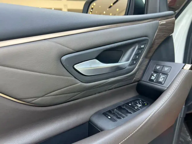 Toyota Vellfire — Фото автомобиля 16