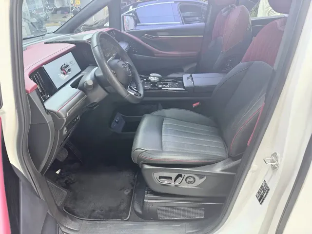 GAC Trumpchi E9 — Фото автомобиля 18