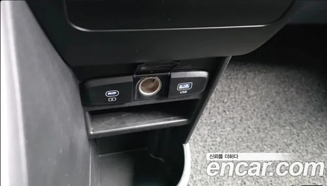 Hyundai Staria Staria 4WD Tourer 9 мест — Фото автомобиля 17