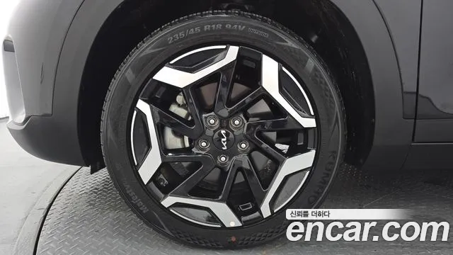 Kia Seltos Бензин 1.6 турбо 2WD — Фото автомобиля 4