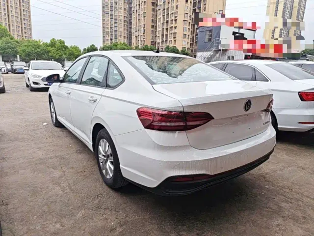 Volkswagen Lavida — Фото автомобиля 4