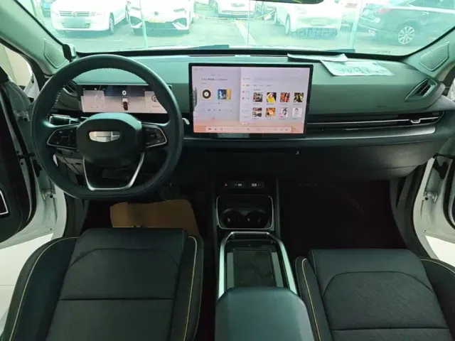 Geely Geometry G6 — Фото автомобиля 9