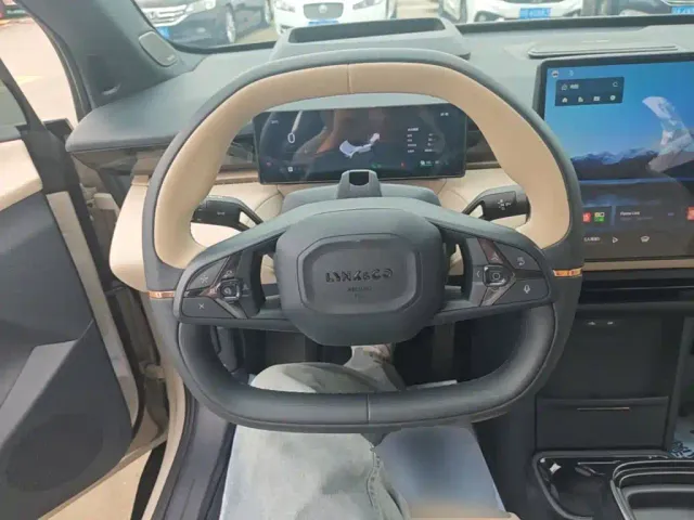 Lynk & Co Z20 — Фото автомобиля 10
