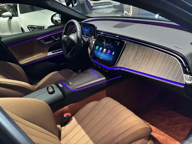 Mercedes-Benz E-Class — Фото автомобиля 18