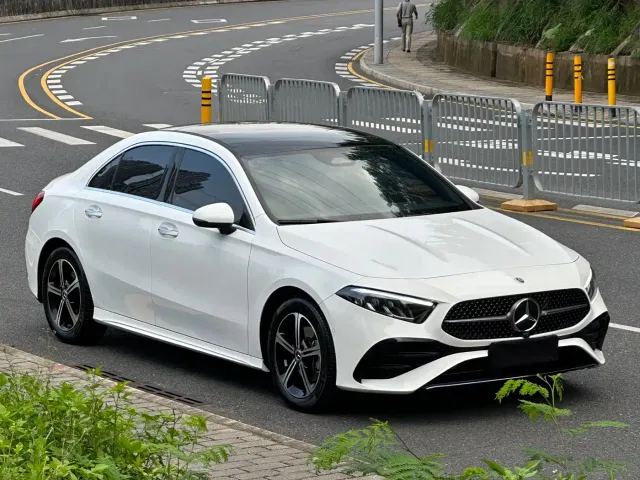 Mercedes-Benz A-Class — Фото автомобиля 3