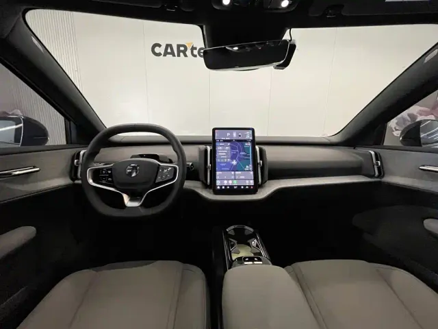 Volvo EX30 — Фото автомобиля 13
