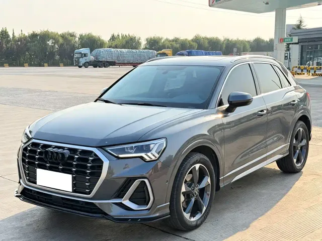 Фотография автомобиля — Audi Q3