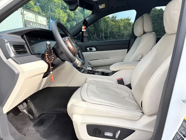 Li Auto ONE — Фото автомобиля 7