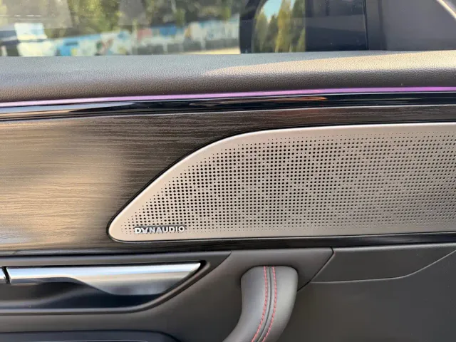 Xpeng P7 — Фото автомобиля 5