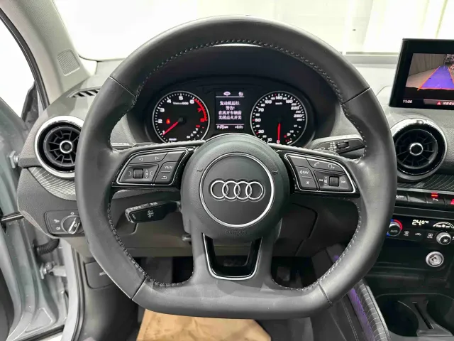 Audi Q2L — Фото автомобиля 14