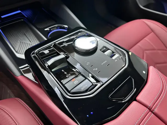 BMW 5 Series — Фото автомобиля 6