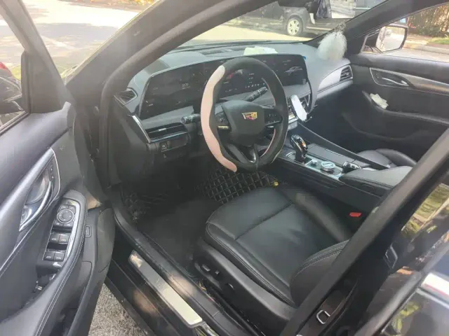 Cadillac CT5 — Фото автомобиля 16