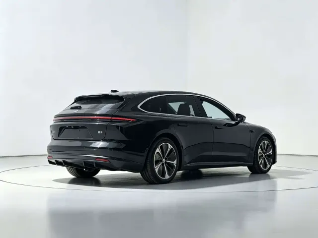 Nio ET5 Touring — Фото автомобиля 8
