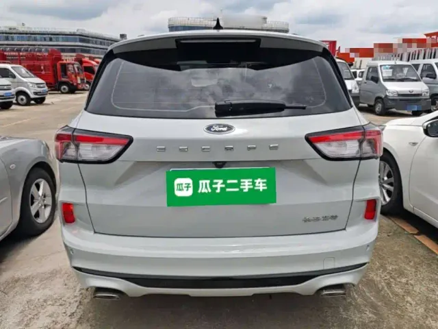 Ford Escape — Фото автомобиля 5