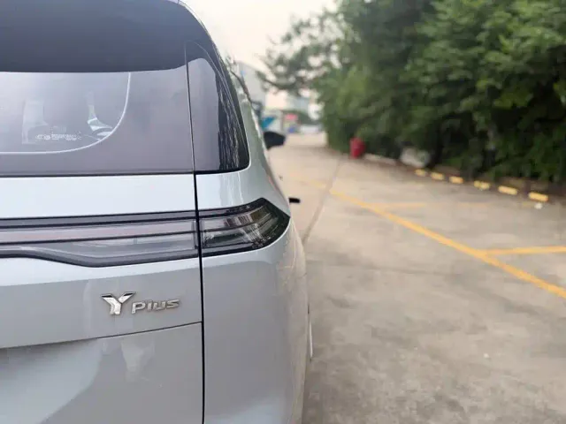 GAC Aion Y — Фото автомобиля 12