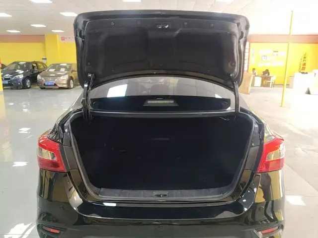 Nissan Sylphy — Фото автомобиля 18